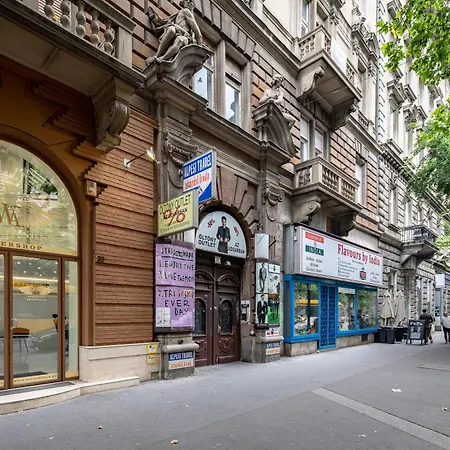 - New - Ac - Cozy Budapest